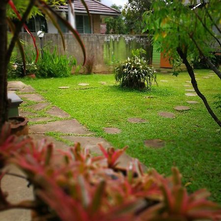 Baan Bua Guest House Chiang Rai Ngoại thất bức ảnh