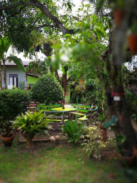 Baan Bua Guest House Chiang Rai Ngoại thất bức ảnh